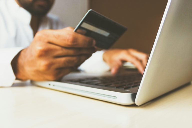 Panduan belanja elektronik online yang aman
